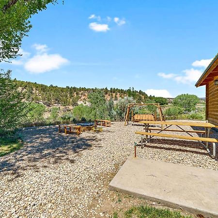 The Park Cabin At Mount Carmel Motel And Rv Park Маунт-Кармел Экстерьер фото