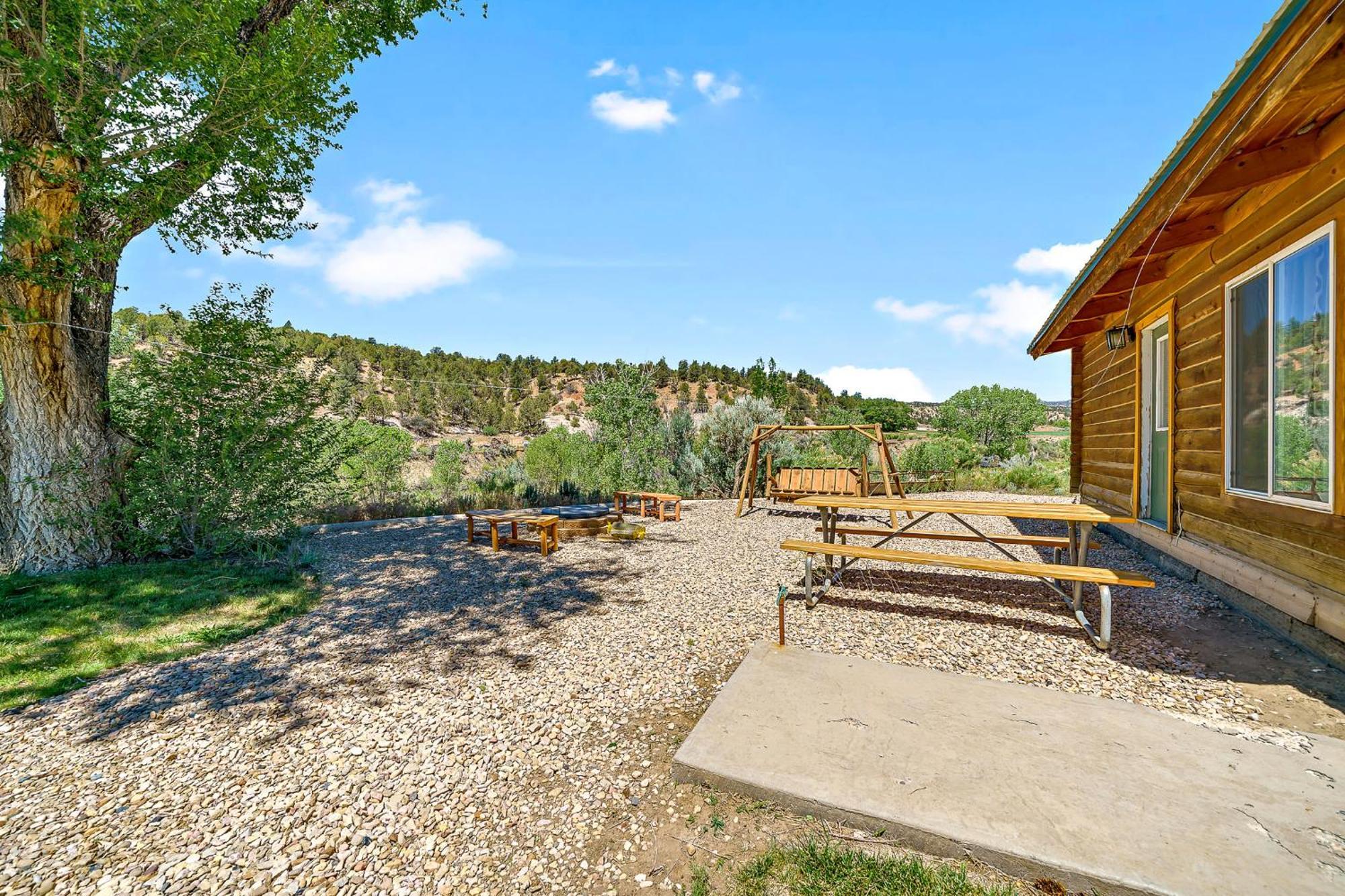 The Park Cabin At Mount Carmel Motel And Rv Park Маунт-Кармел Экстерьер фото